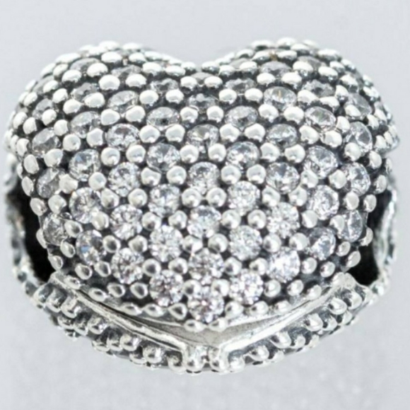 Pandora - Picture 4 of 6